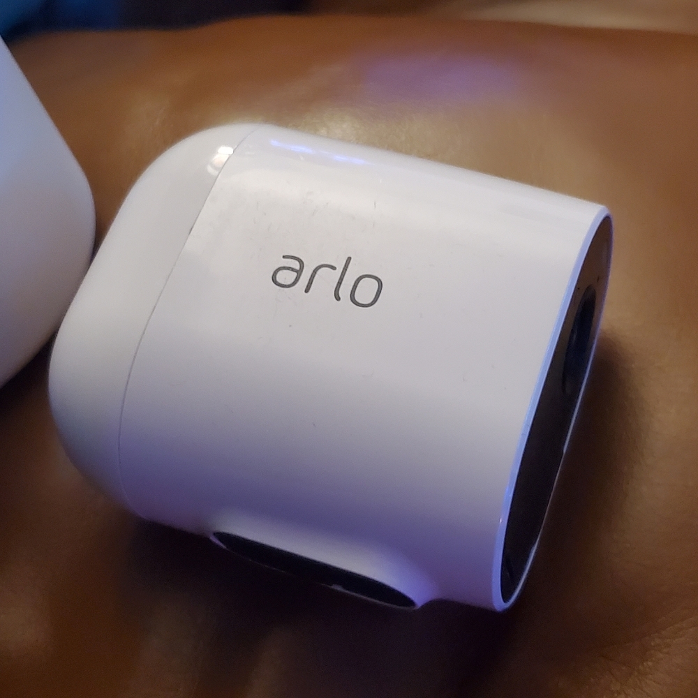 Arlo gen2 wireless home security cam